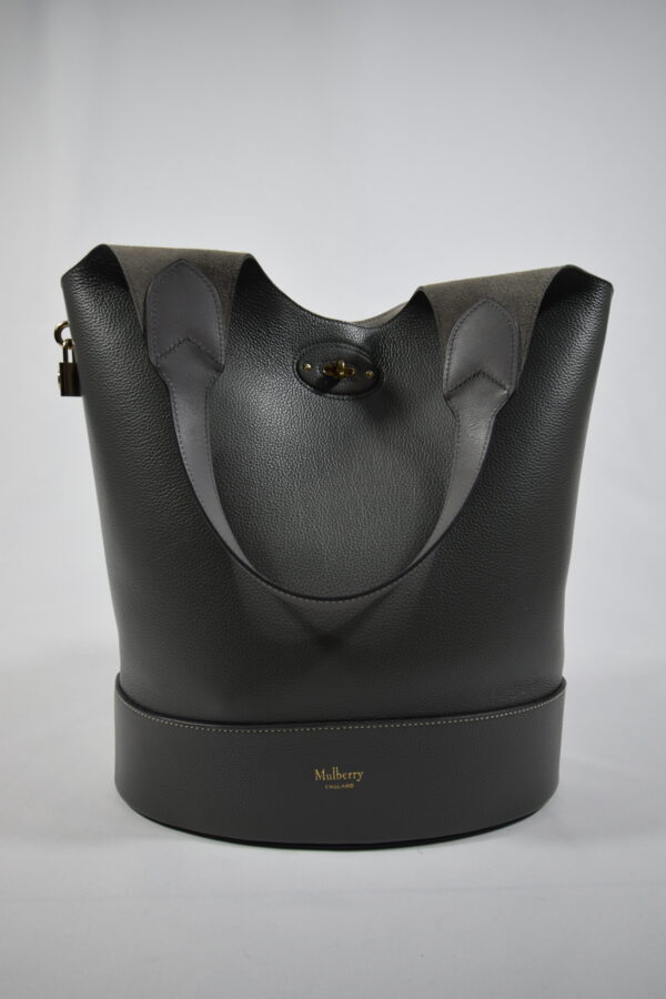 Pre loved luxury handbags - second hand designer bags - Cheeks Consignment - Mulberry Lily Tote