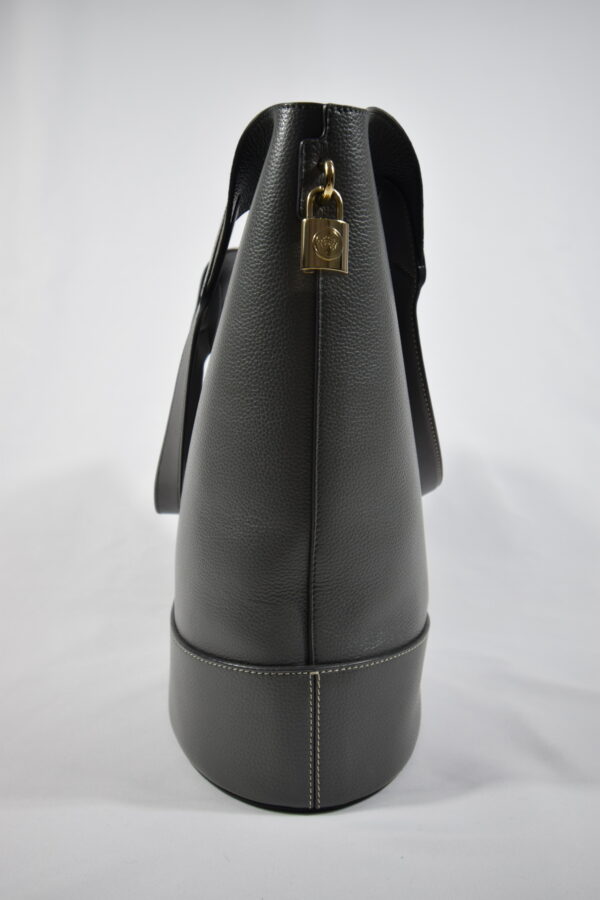 Pre loved luxury handbags - second hand designer bags - Cheeks Consignment - Mulberry Lily Tote