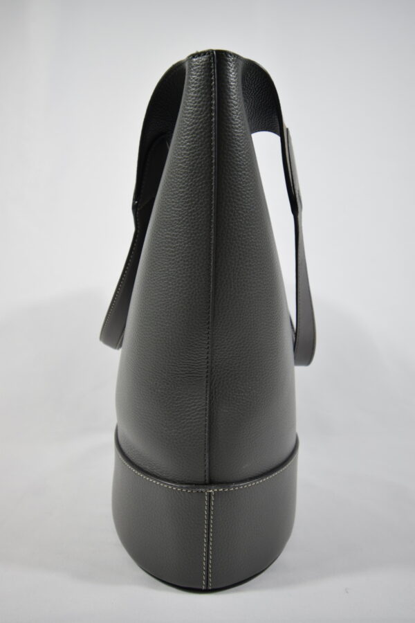 Pre loved luxury handbags - second hand designer bags - Cheeks Consignment - Mulberry Lily Tote