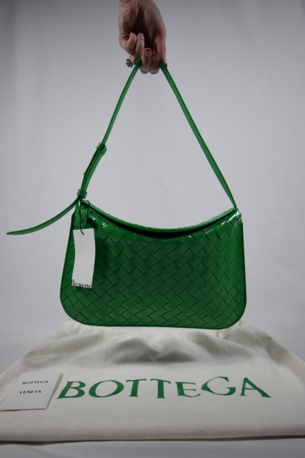 Bottega Veneta Intrecciato Cradle Foldover Shoulder Bag - Pre loved luxury handbags - Cheeks Consignment - Second Hand Designer Bags