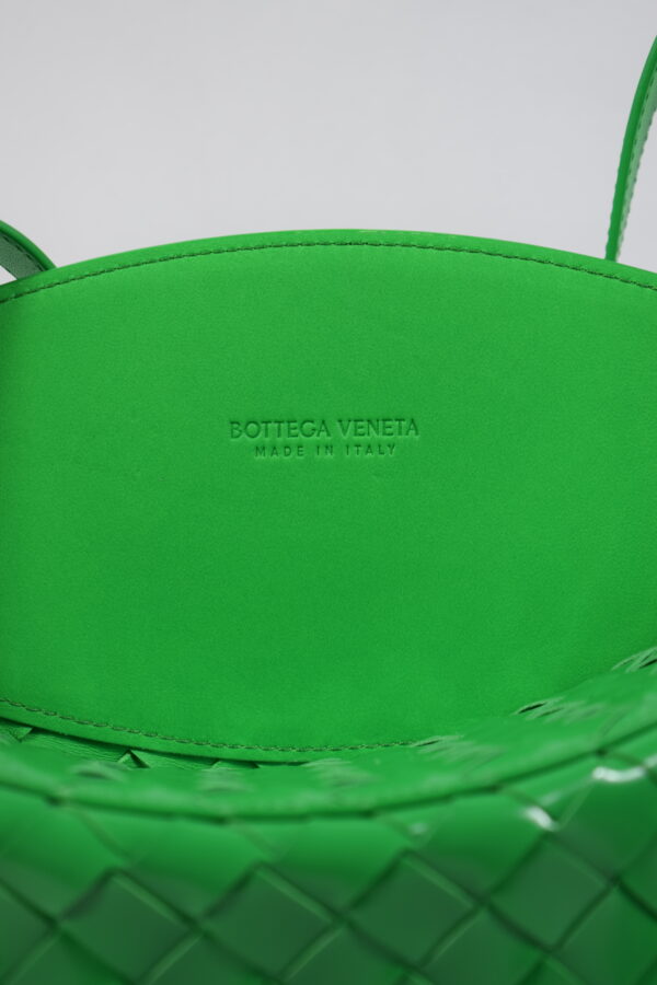 Bottega Veneta Intrecciato Cradle Foldover Shoulder Bag - Pre loved luxury handbags - Cheeks Consignment - Second Hand Designer Bags