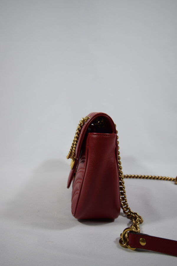 Pre loved luxury handbags - second hand designer bags - Cheeks Consignment - Gucci Marmont red