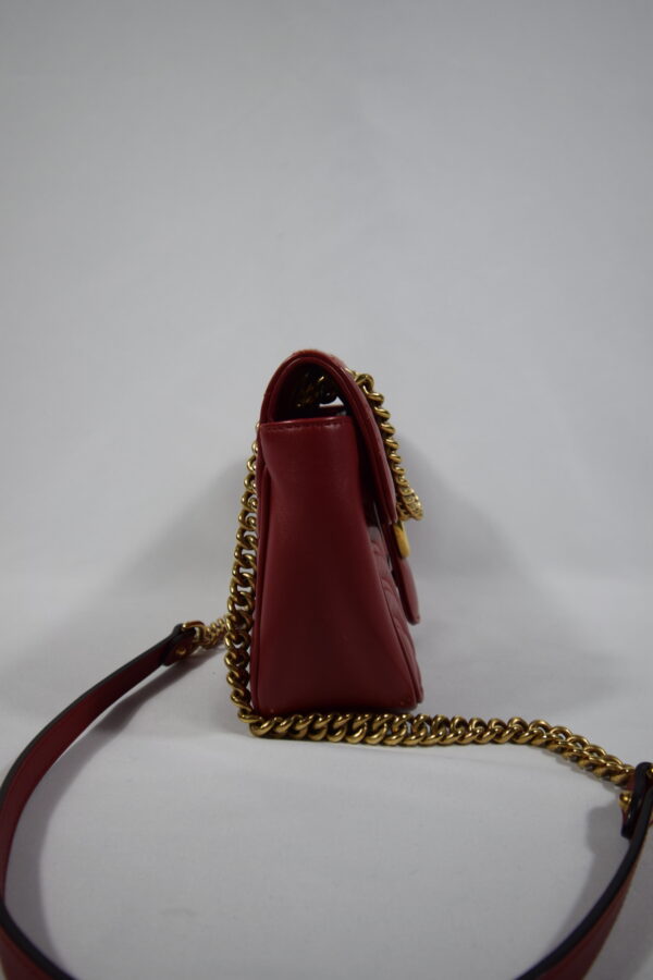 Pre loved luxury handbags - second hand designer bags - Cheeks Consignment - Gucci Marmont red