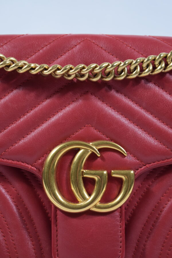 Pre loved luxury handbags - second hand designer bags - Cheeks Consignment - Gucci Marmont red
