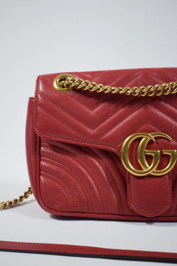 Pre loved luxury handbags - second hand designer bags - Cheeks Consignment - Gucci Marmont red